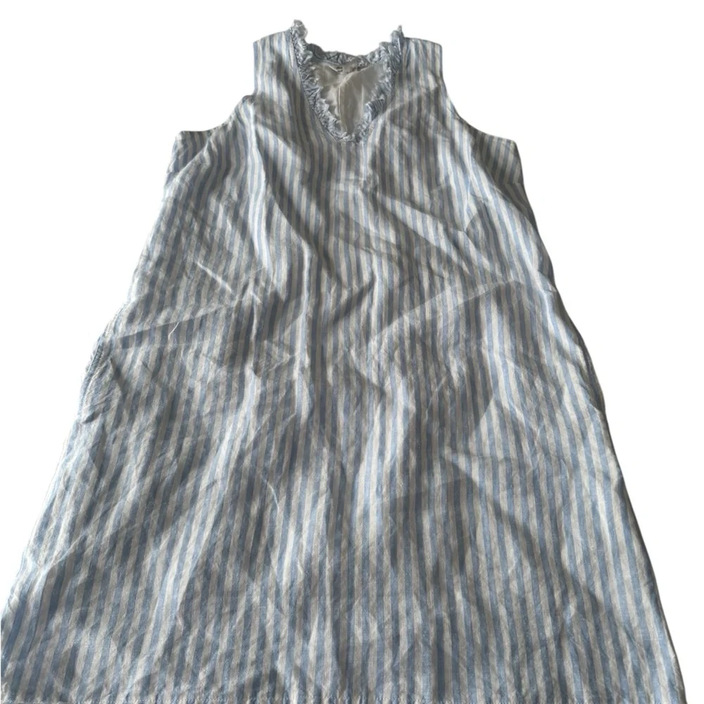 Tommy Bahama Light Blue and White Frayed Edge Top - Picture 3 of 10